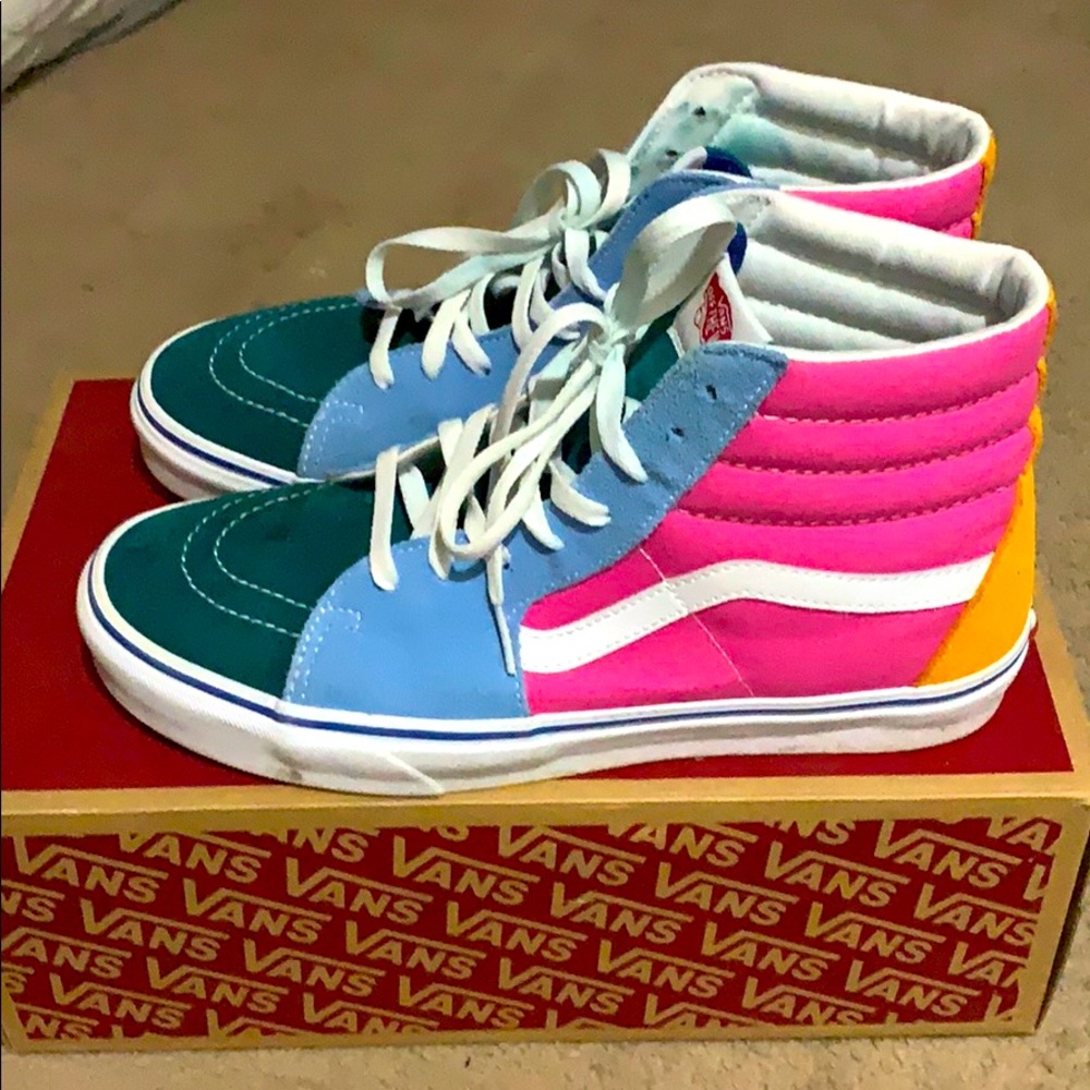 VANS SHOES SIZE 10